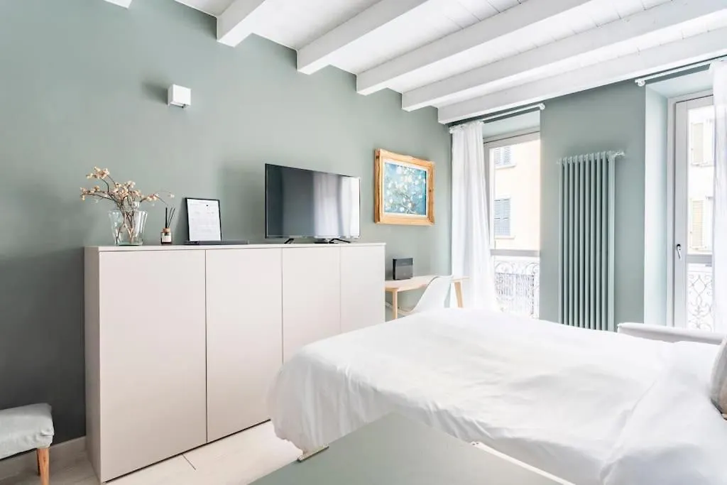 Apartment Bergamo Center Suite Mia - Modern & Green + Wifi